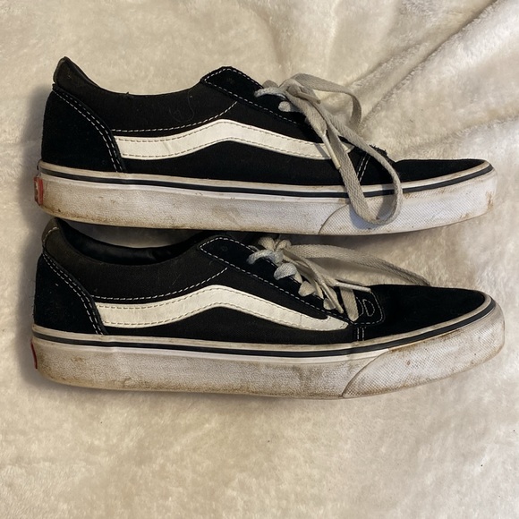 Vans - Picture 2 of 5